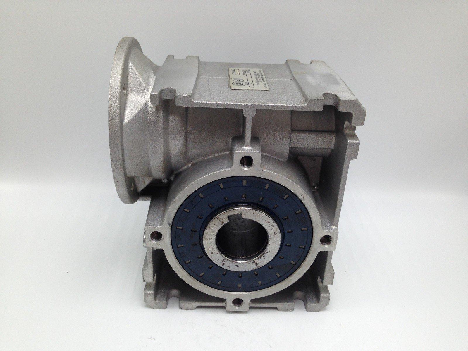  PAPER CONVERTING MACHINE COMPANY 102653 3 WAY GEARBOX, 5:1 RATIO, P/N 102653 