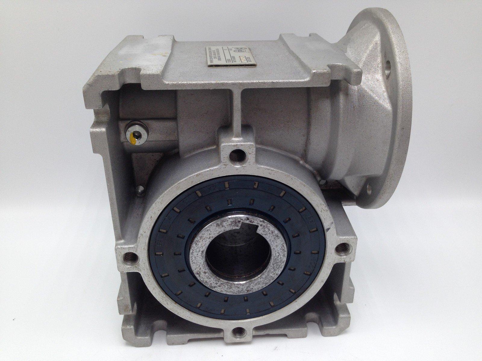  PAPER CONVERTING MACHINE COMPANY 102653 3 WAY GEARBOX, 5:1 RATIO, P/N 102653 