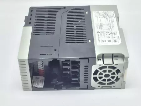 ALLEN BRADLEY 25B-D1P4N114 POWERFLEX 525 AC DRIVE 0.5HP 0.4KW 480V SERIES A 