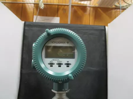 Yokogawa AXF002C-D1AL1L-AA12-21B AXF Magnetic Flowmeter 