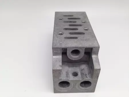  FESTO NAVW-1/4-1-ISO 152789 MANIFOLD SUB-BASE W/90 DEGREE CONNECTIONS 