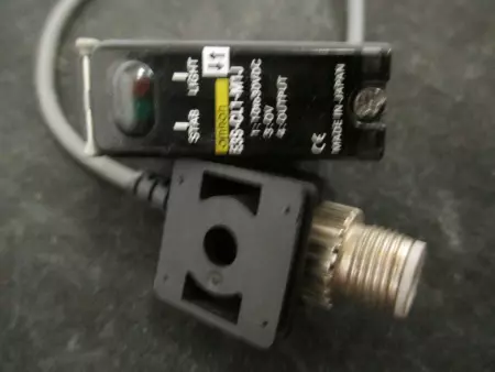   E3S-CL1-M1J Sensor w/ Connector TESTED 