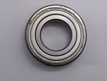 NEW SKF 6205-ZJEM Radial Deep Groove Ball Bearing 25mm Bore 