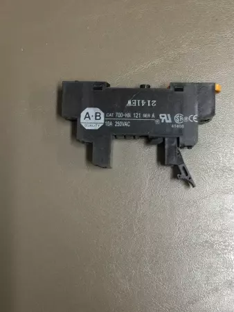 Allen-Bradley 700-HN121 SER.A Mini Relay Socket,  5-Blade 250VAC 10A 