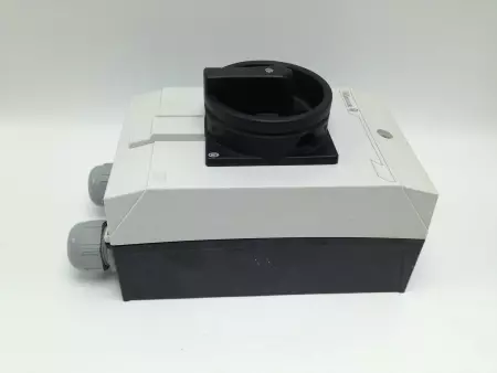  MOELLER P1-32-WITH-HI11-P1/P3/Z 32A DISCONNECT SWITCH WITH AUX CONTACT 