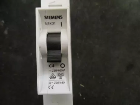  Siemens 5SX21-C4 Circuit Breaker 277-400V 4Amp 