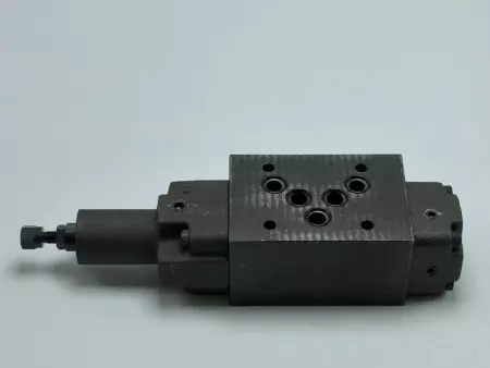 DAIKIN 41M7808 MG-03P-03-40 MODULAR STACKING TYPE REDUCING VALVE SER 03 