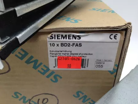 SIEMENS BD2-FAS FLANGES FOR TAP OFF OPENINGS, QTY OF 10 