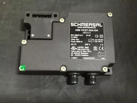 SCHMERSAL AZM161ST-33RK-024-2111-1 SAFETY INTERLOCK SWITCH 24VAC/DC 