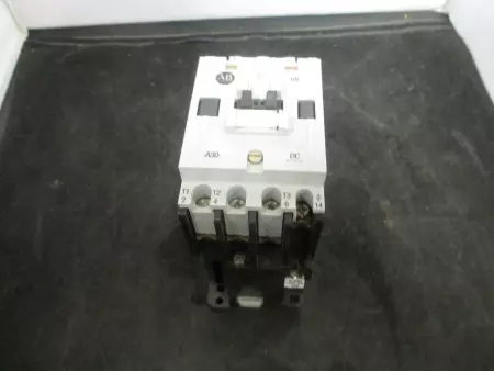  Allen Bradley 100-A30NZ243 Contactor Series B TESTED 