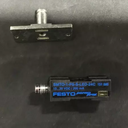 FESTO SMTO-1-PS-S-LRD-24C PROXIMITY SWITCH 10-30 VDC 