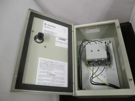 Allen-Bradley 194R-FN030P3E SER.A Enclosed Disconnect Switch 