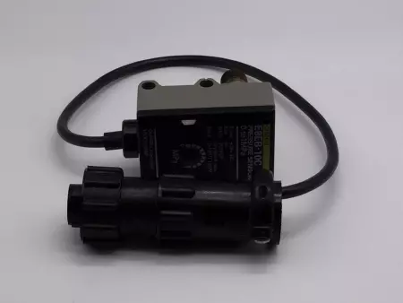 NEW Omron E8EB-10C Pressure Sensor 24VDC 