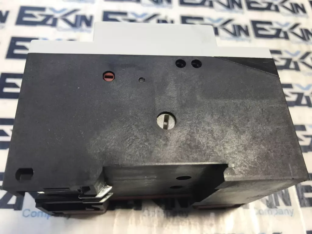 Siemens 3VU1300-1MJ00 Motor Starter-Protector, 600 VAC 25A Range 2.4-4.0Amp 