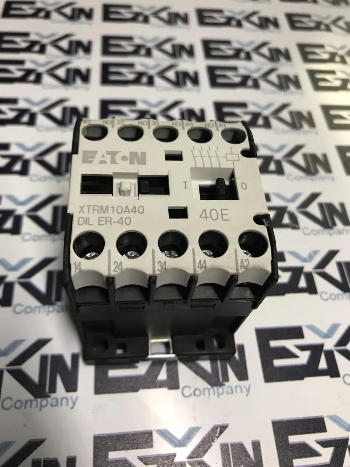 Eaton XTRM10A40  DIL ER-40 Control Relay, 120V Coil 600VAC/250VDC 10-0.5A 