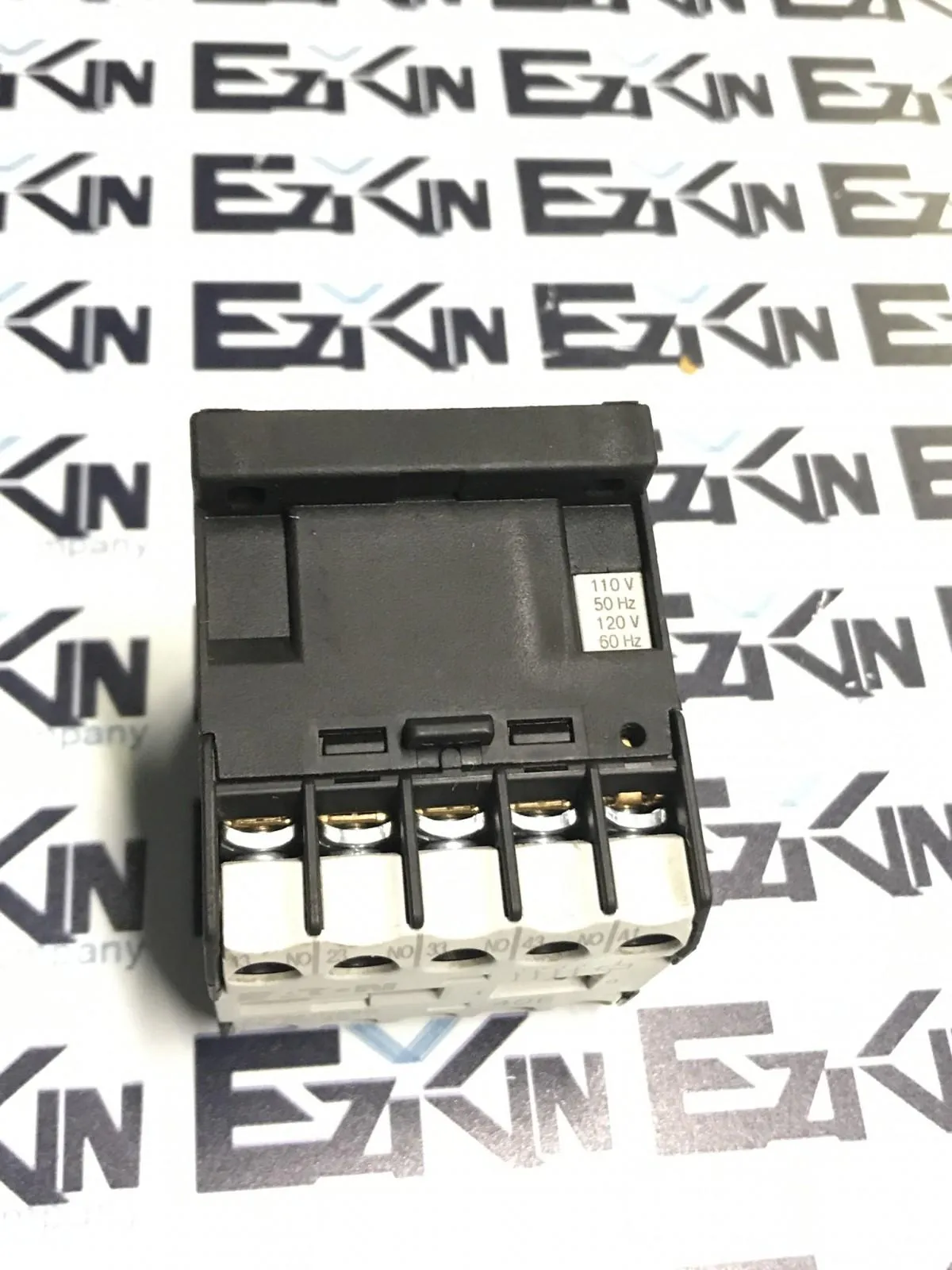 Eaton XTRM10A40  DIL ER-40 Control Relay, 120V Coil 600VAC/250VDC 10-0.5A 