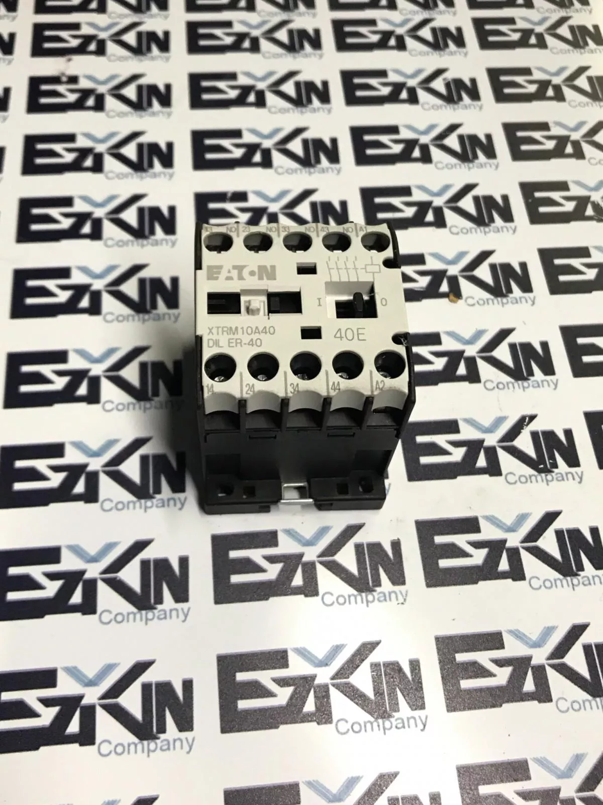 Eaton XTRM10A40  DIL ER-40 Control Relay, 120V Coil 600VAC/250VDC 10-0.5A 