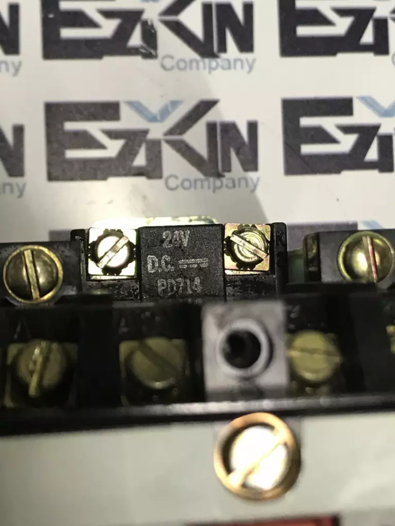 Allen-Bradley 700DC-P400Z24 SER.A Direct Drive™ DC Relay, 600VDC 10A 
