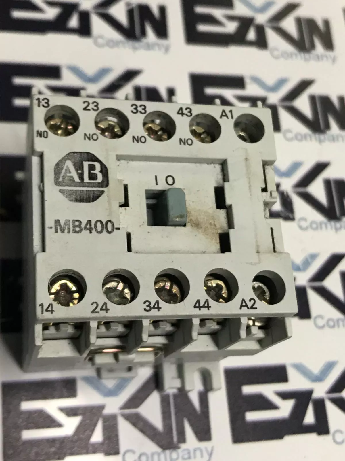 Allen-Bradley 700DC-MB400* SER.A Contactor, 300VAC 10A 24VDC Coil 