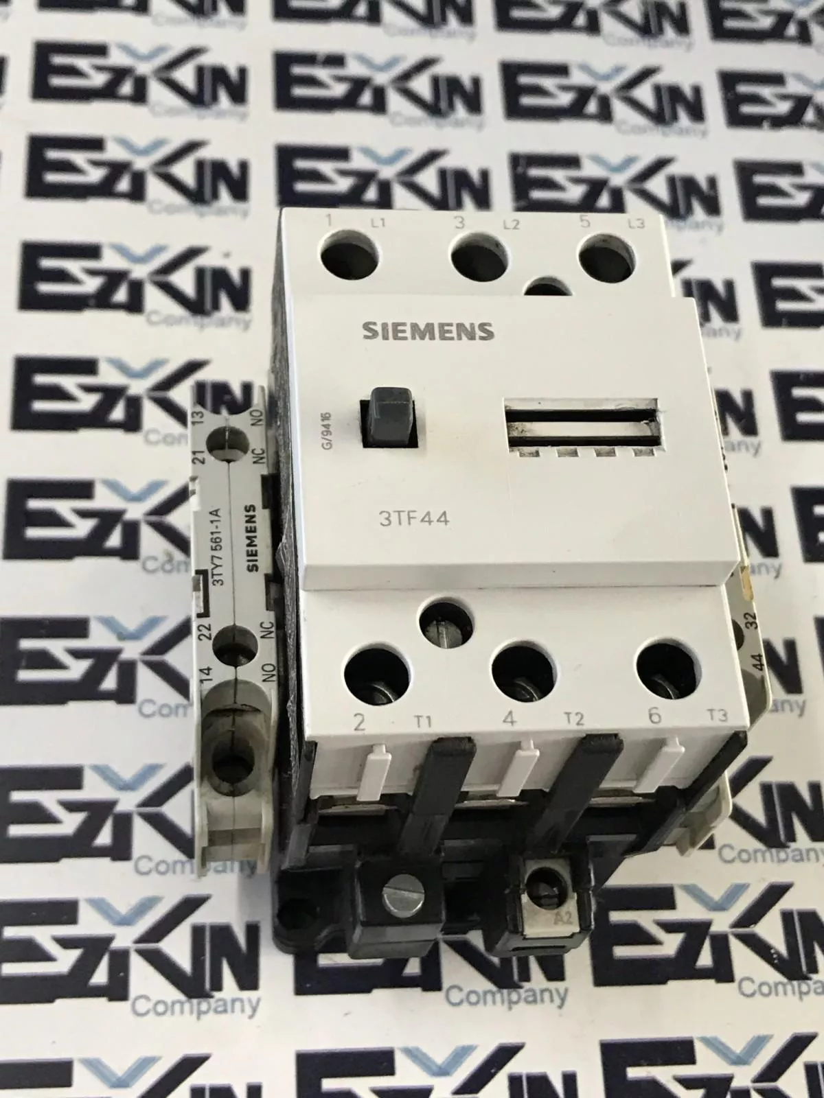 Siemens 3TF4422-0A Contactor 110-132V Coil 600VAC 42A W/Aux 3TY7561-1A 