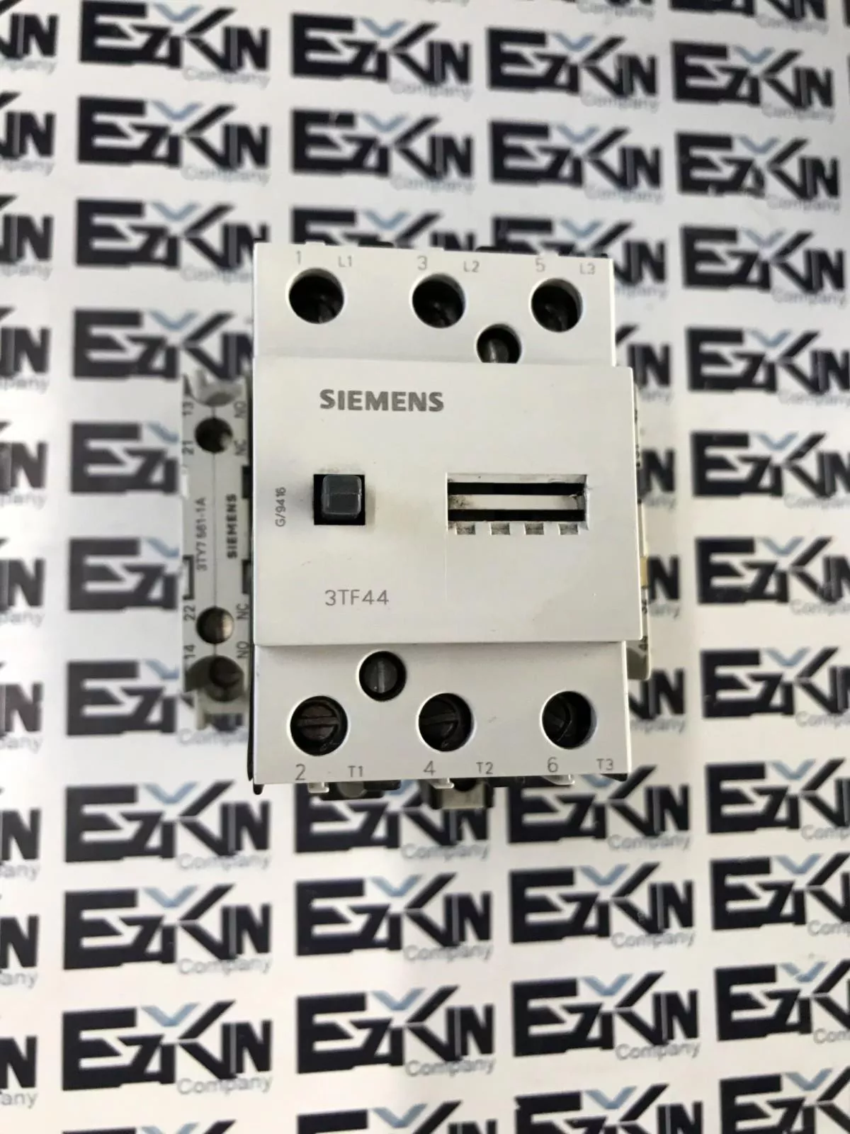 Siemens 3TF4422-0A Contactor 110-132V Coil 600VAC 42A W/Aux 3TY7561-1A 