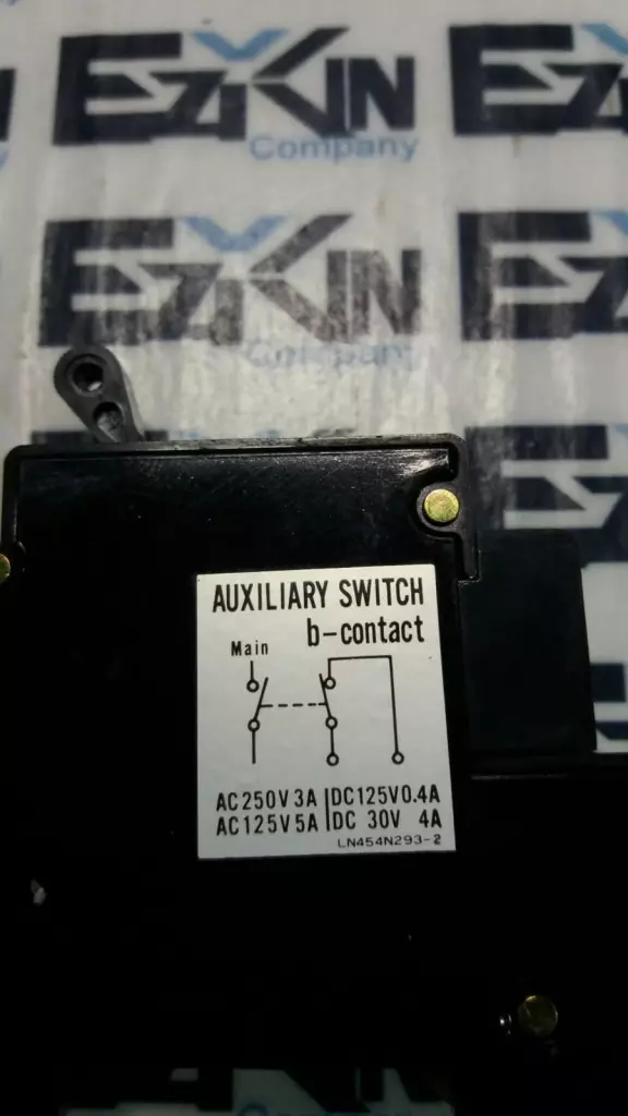 Mitsubishi NKE-4421 1-Pole Circuit Protector, 250V 3Amp 