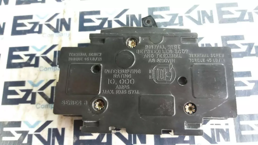 Square D XR-1803 1-Pole Circuit Breaker, 120/240VAC 15A 