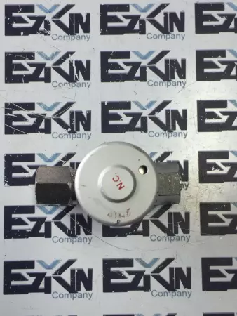 Fujikin D04A00 , 316L TYPE N.C. Pneumatic Valve O.P 4~6kgf/cm²G (0.39-0.59MPa) 