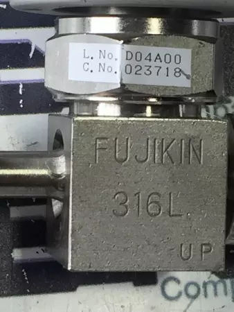 Fujikin D04A00 , 316L TYPE N.C. Pneumatic Valve O.P 4~6kgf/cm²G (0.39-0.59MPa) 