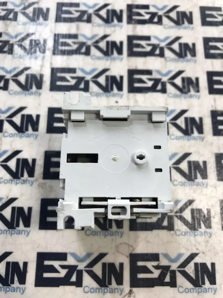 Allen-Bradley 700-M220* SER.A Mini Control Relay, 300VAC 12A / 600VAC 5A 