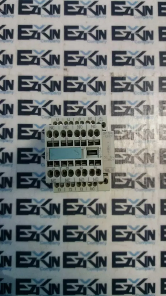 Siemens 3RT1916-1EH100 Contactor Relay W/3RH1911-2HA22 Auxiliary Contact Block 