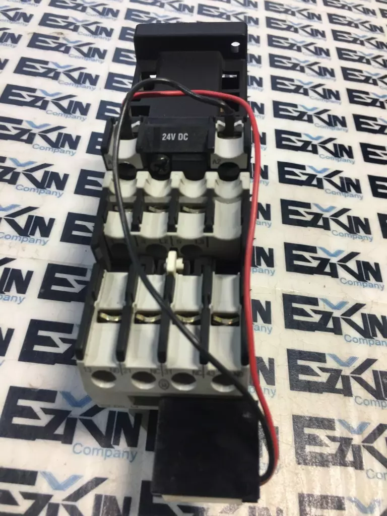 Moeller DIL00AM-G Contactor 600VAC/250VDC 20Amp W/22DILM Auxiliary Contactor 