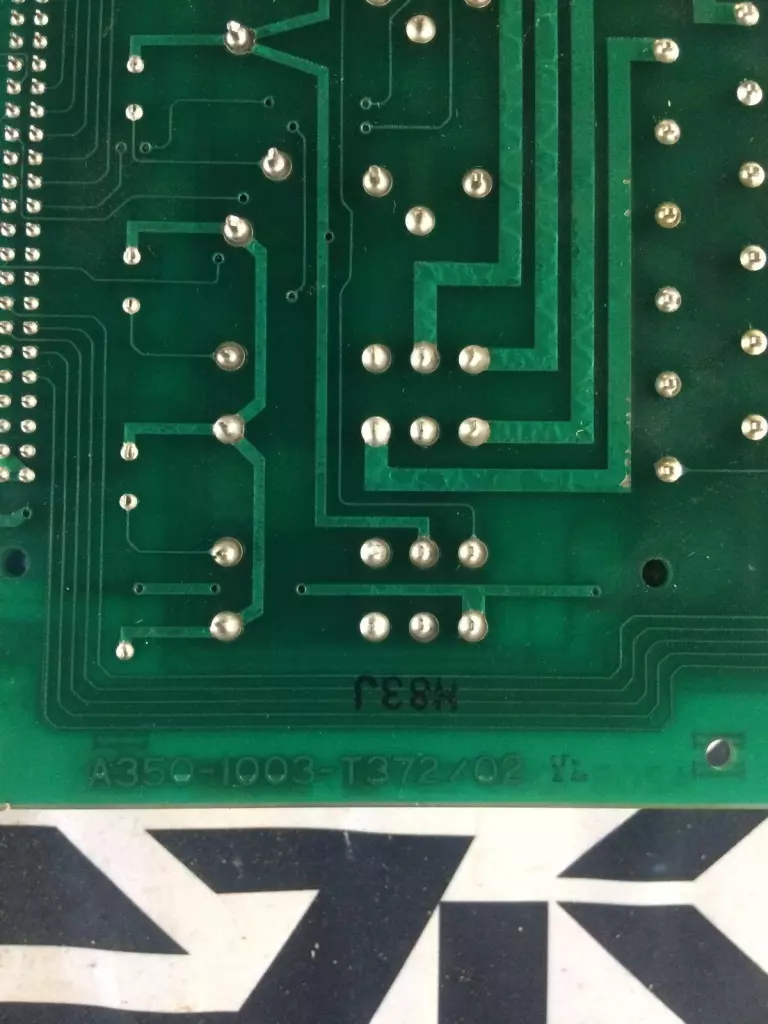 Fanuc A20B-1003-0370/02A 10-Relay Circuit Board 