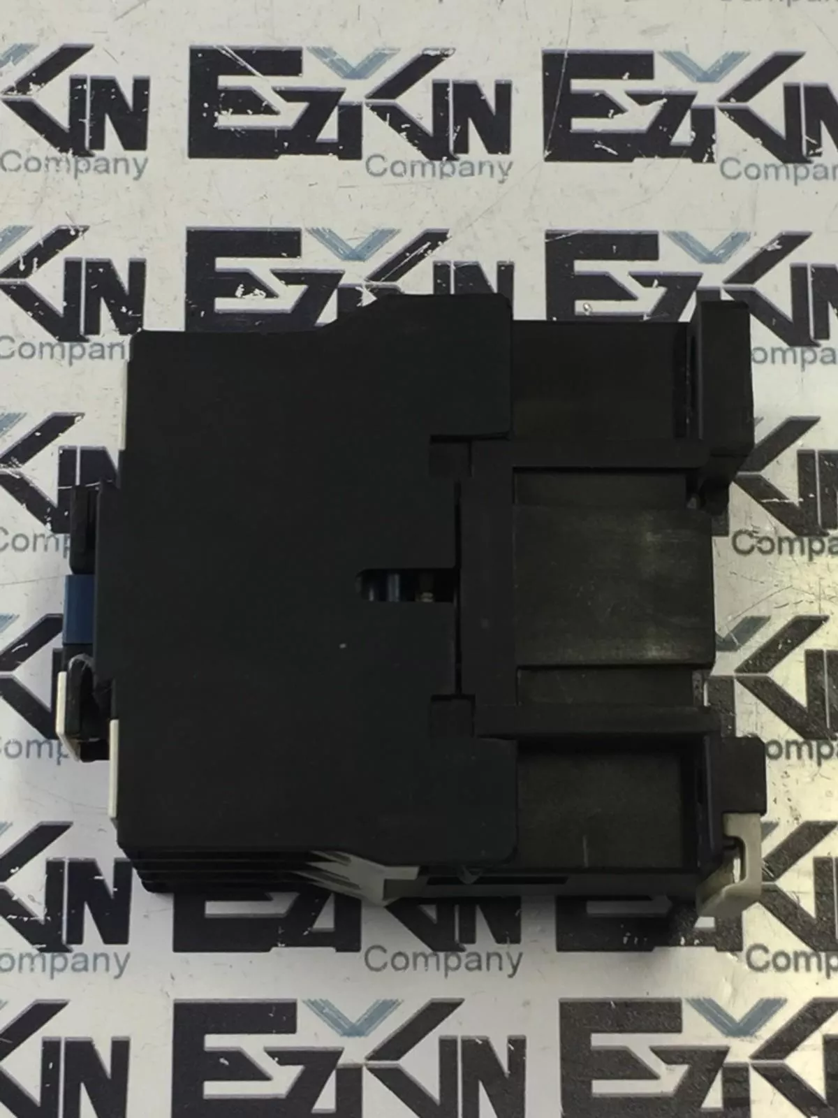 Telemecanique LC1D1800 Contactor, 24V Coil 600V 32Amp 