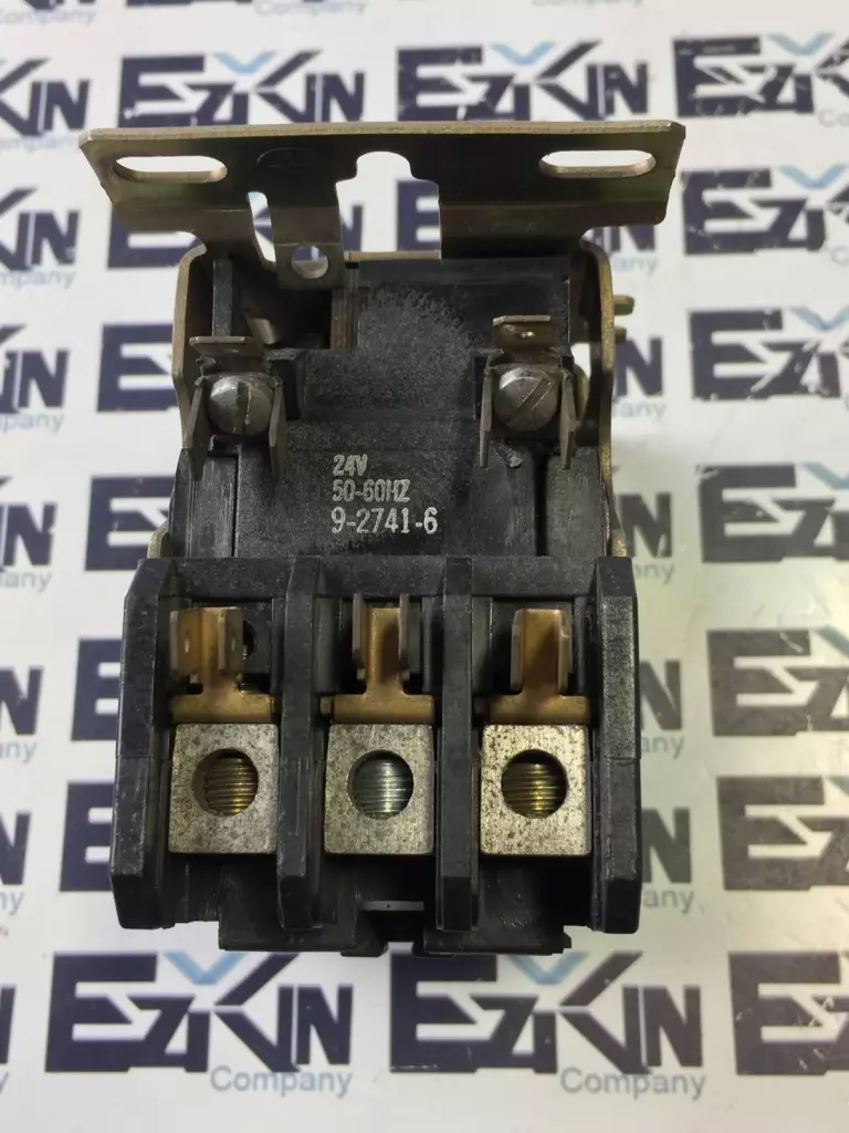 Cutler-Hammer C25DND330 24V Contactor, 24VDC Coil 575V 30Amp 
