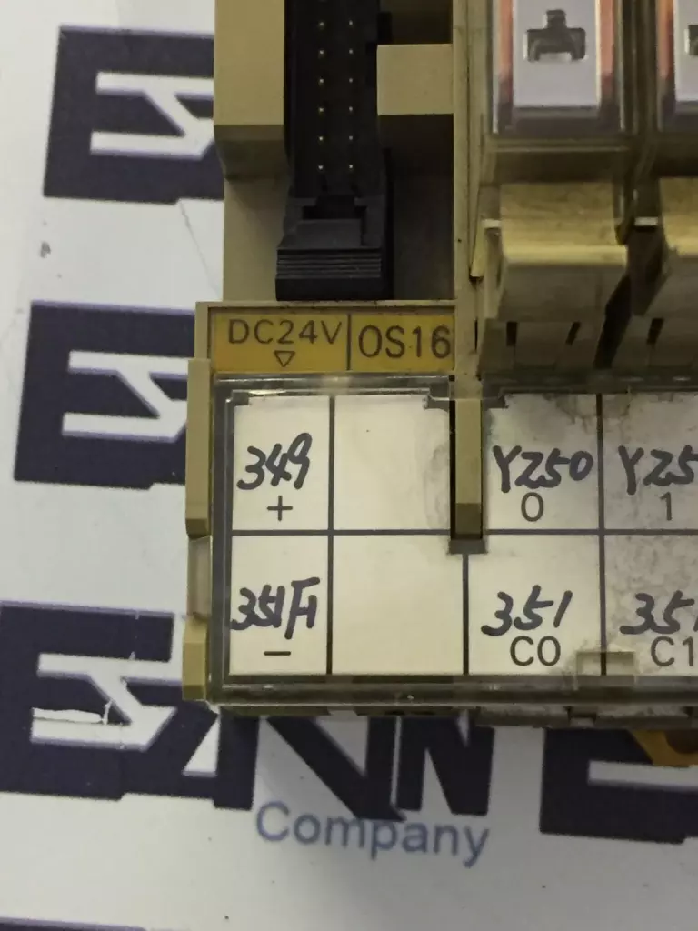 Omron P7TF-OS16 Relay Block Base 16-Slot with 7 Relays 24 VDC 