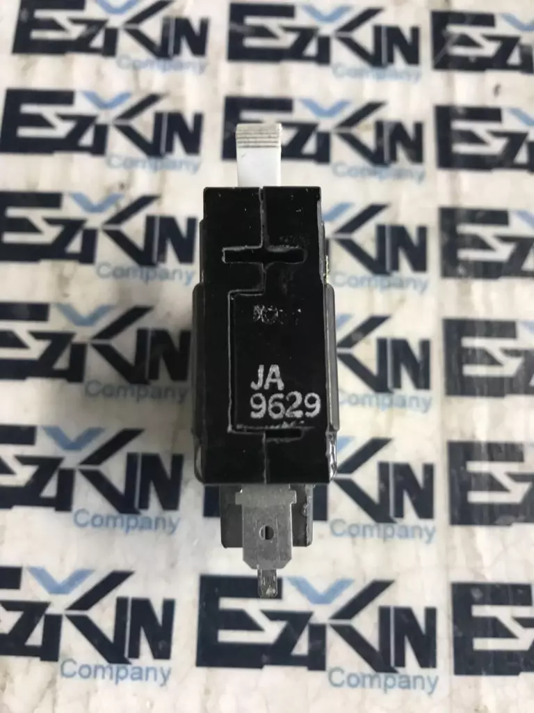 Heinemann JA1S-Z373-1 1-Pole Circuit Breake, 250V 10Amp 