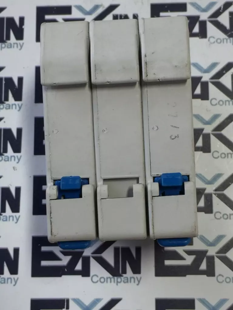 Ferraz Shawmut USM3 3-Pole Ultrasafe™ Fuse Holder,  30Amp 600V Class CC 