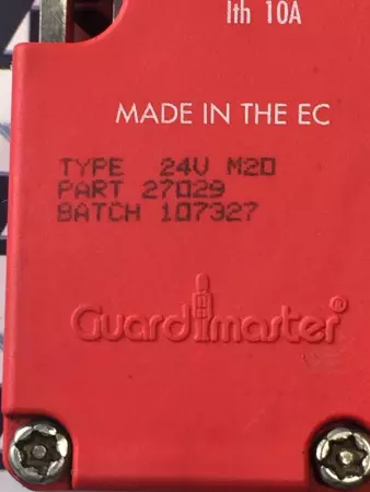 Guardmaster Titan 24V M2D Safety Interlock Switch 600V 10A 