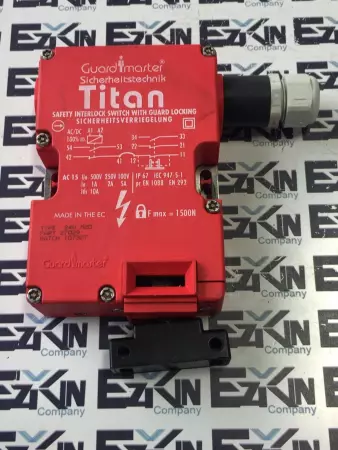 Guardmaster Titan 24V M2D Safety Interlock Switch 600V 10A 