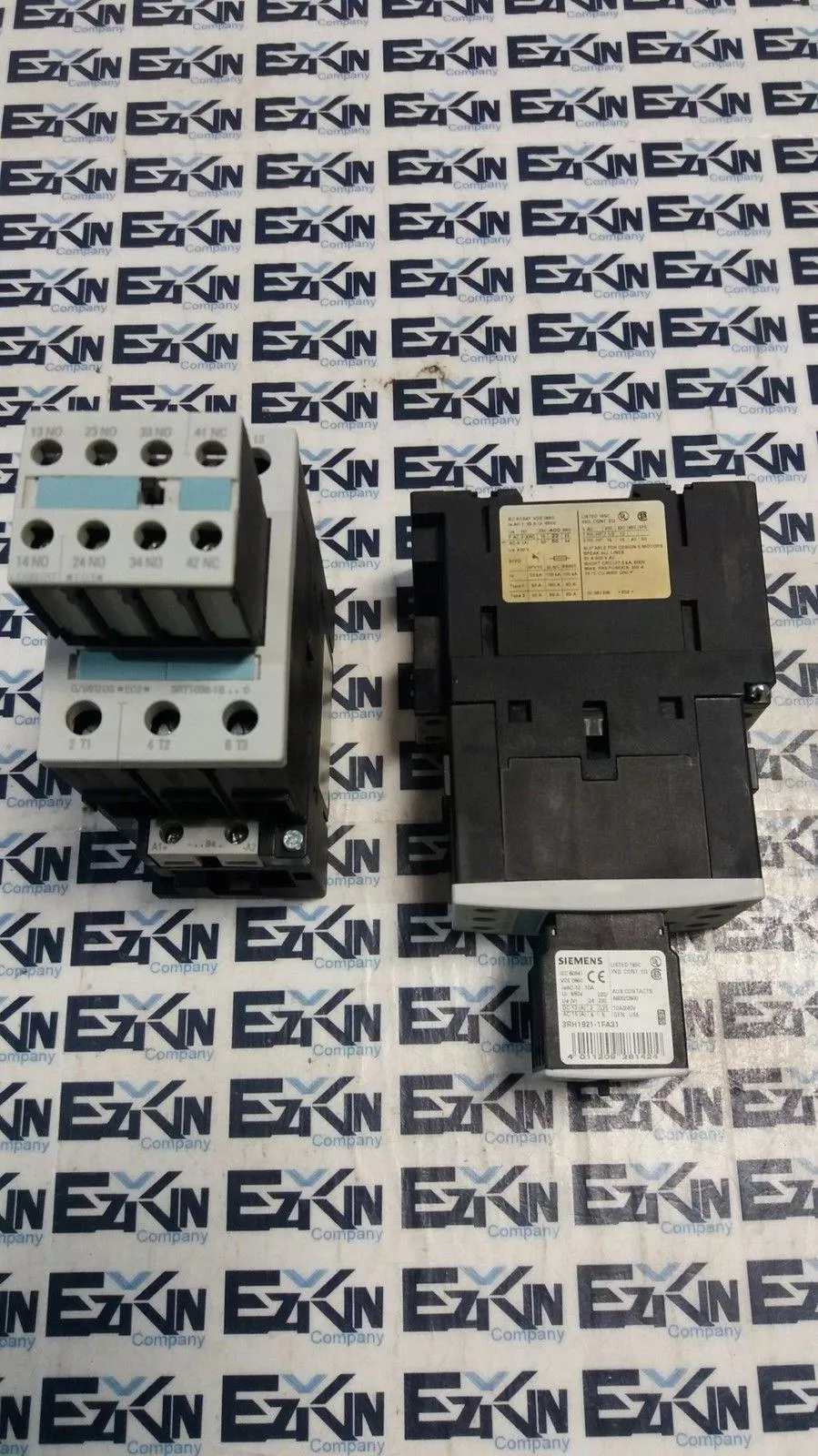 Siemens 3RT1036-1B..0 Contactor 24VDC Coil 50Amp 600V W/Aux Contact Block 