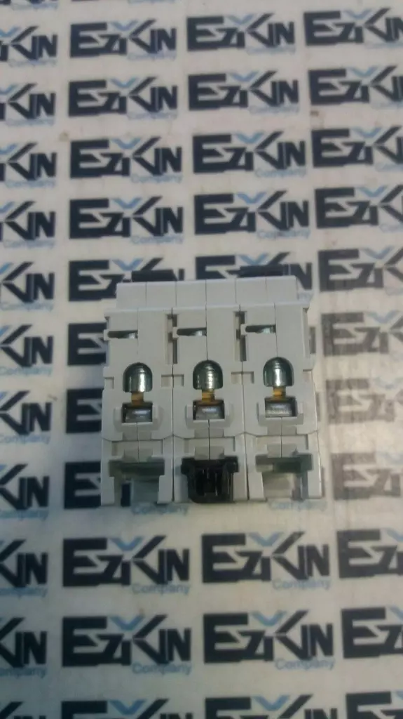ABB S203-D32 3-Pole Circuit Breaker, 32Amp 277-480VAC 