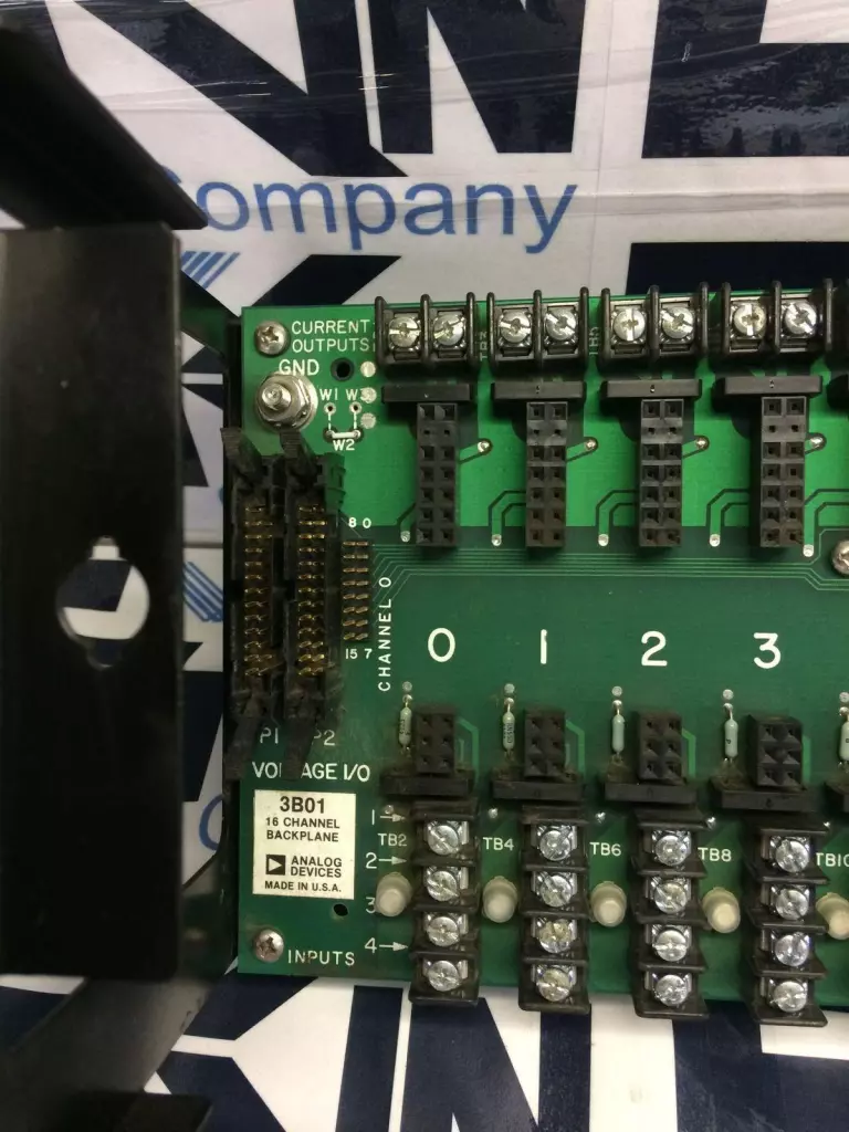 Analog Devices 3B01 16 16-Channel Backplane Module with AC1307 Power Supply 