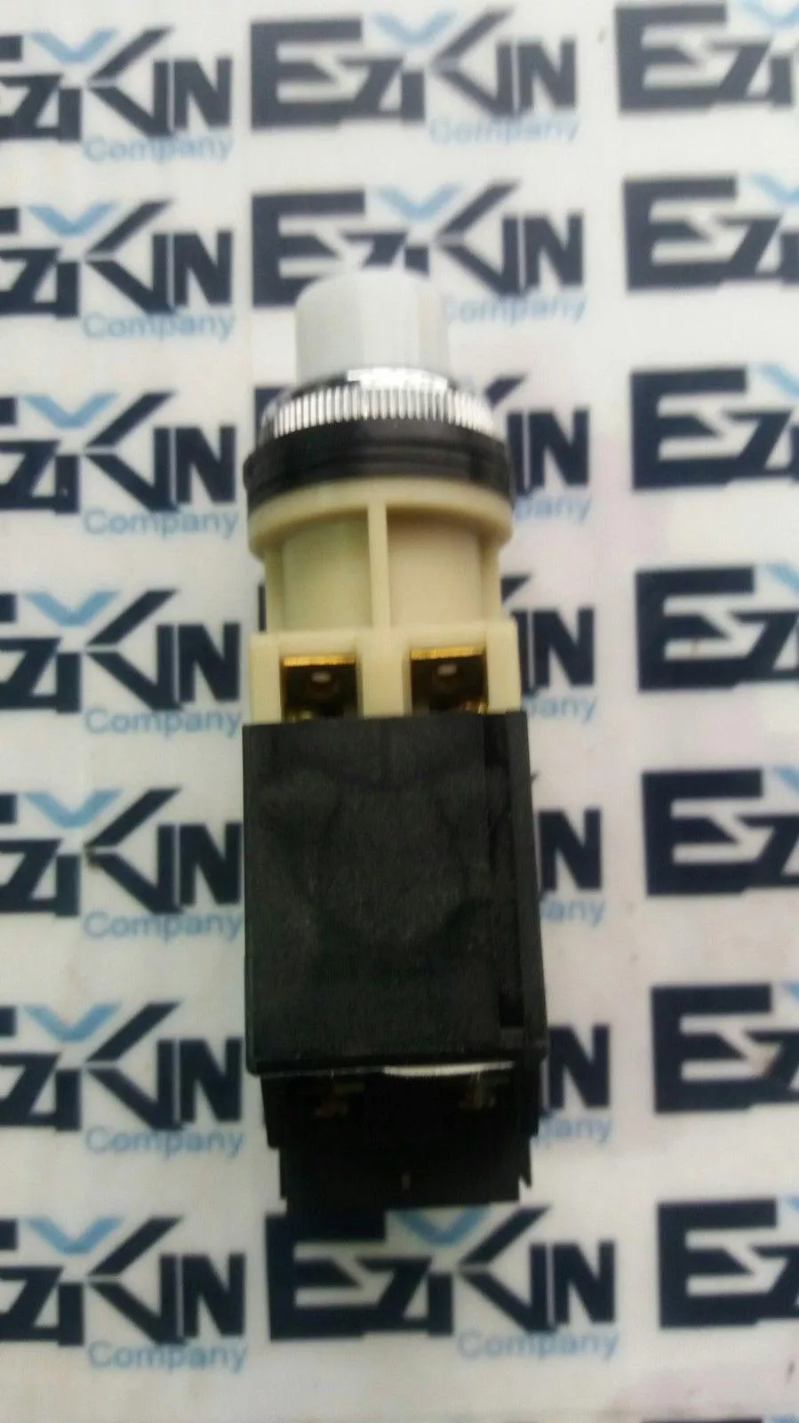 Fuji Electric AH25-L 2-Pole Command Switch Lamp 600V 10A 