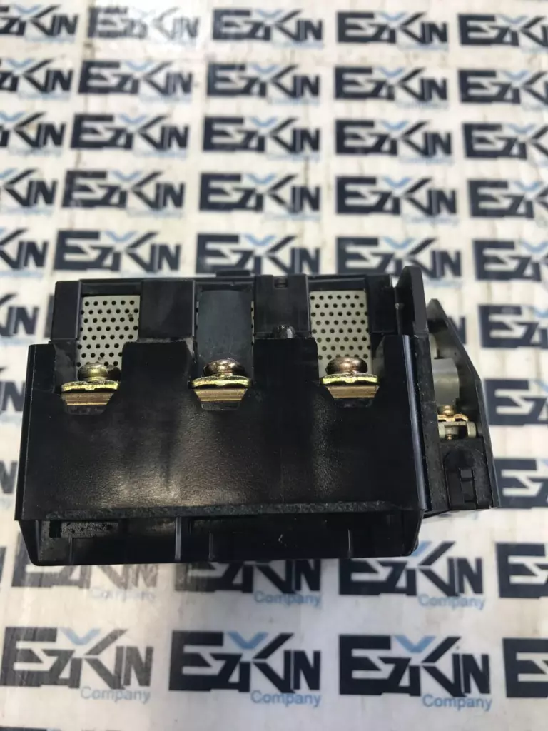 Fuji Electric EA33 3-Pole Circuit Breaker 220VAC 30Amp 