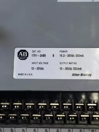 Allen-Bradley 1791-24B8 SER.B 32-Point I/O Module Block 24VDC 