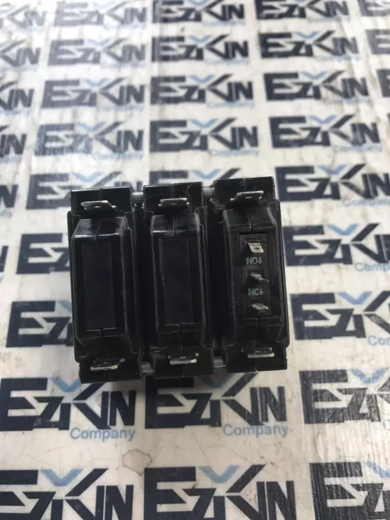 Heinemann JA3S-Z572-2 3-Pole Circuit Breaker, 250V 2.2A 
