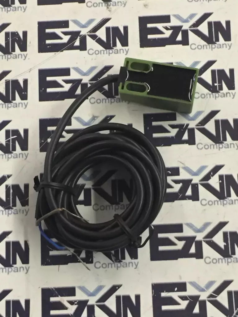 Omron SN04-Y Inductive Proximity Sensor 