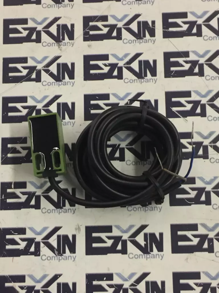 Omron SN04-Y Inductive Proximity Sensor 