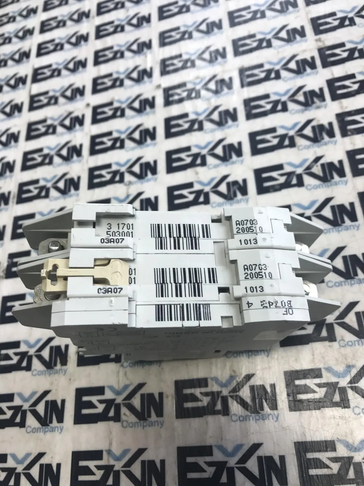 Merlin Gerin MULTI9 C60 C1A 2-Pole Circuit Breaker 240V 1A W/Auxiliary Contact 